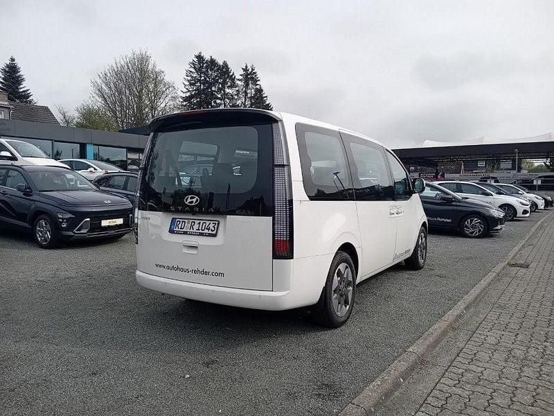 Gebraucht Hyundai Staria Trend 225 PS (165 kW) 2024 Creamy white Van / Kleinbus