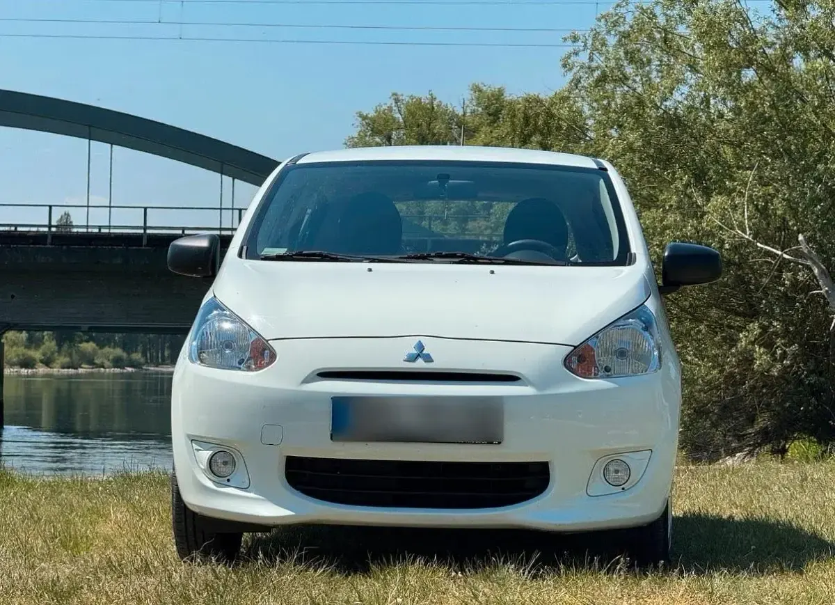 Gebraucht Mitsubishi Space Star Top 71 PS (52 kW) 2015 Weiß Kleinwagen