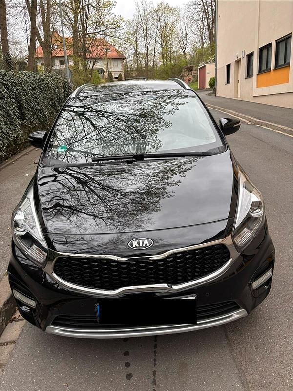 Gebraucht Kia Carens 141 PS (103 kW) 2016 Schwarz Van / Kleinbus
