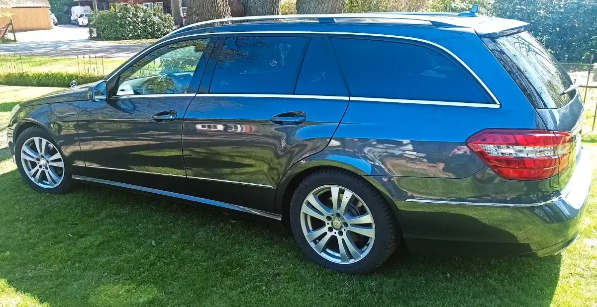 Second-hand Mercedes E220 Avantgarde 170 CP (125 kW) 2012 Gri Break