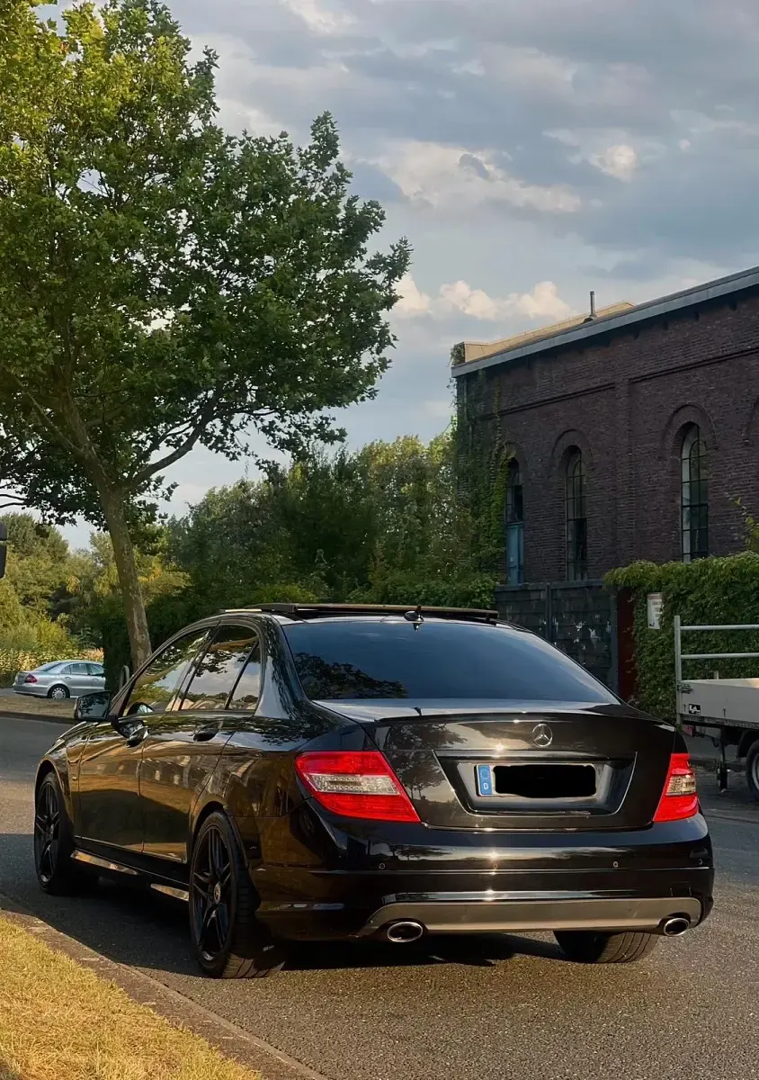 Gebraucht Mercedes C320 Avantgarde 264 PS (194 kW) 2009 Schwarz Limousine
