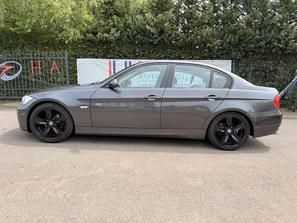 Gebraucht BMW 318 129 PS (94 kW) 2006 Grau Limousine