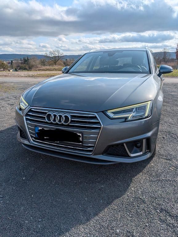 Gebraucht Audi A4 Sport 190 PS (139 kW) 2019 Grau Kombi