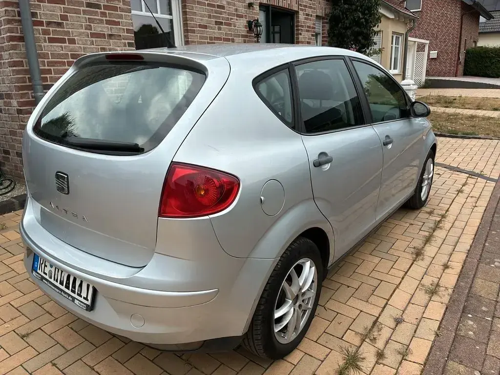 Gebraucht Seat Altea Reference 102 PS (75 kW) 2008 Silber Van / Kleinbus