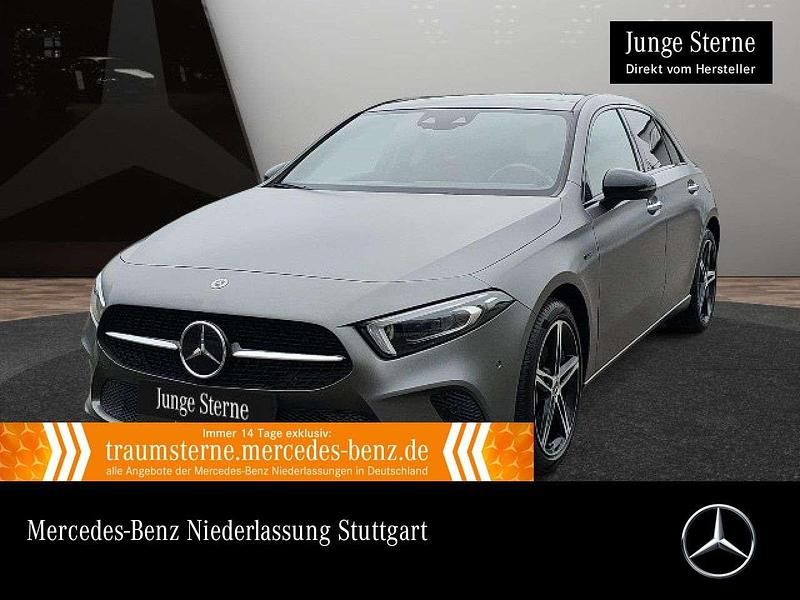 Grau Gebraucht 2020 Mercedes A250 Night Limousine | 26.990 € (Etwas zu teuer) - Bild 1/3