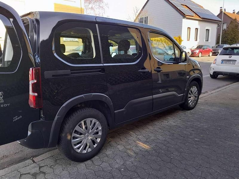 Gebraucht Peugeot Rifter Active 110 PS (80 kW) 2022 Perla nera Van / Kleinbus