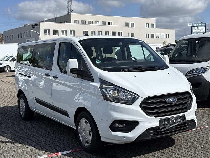 Second-hand Ford Transit Custom 150 CP (110 kW) 2023 Alb Monovolum