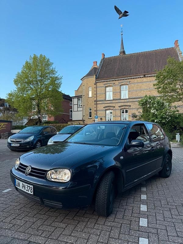 Usado VW Golf 101 HP (74 kW) 2001 Azul Coupé