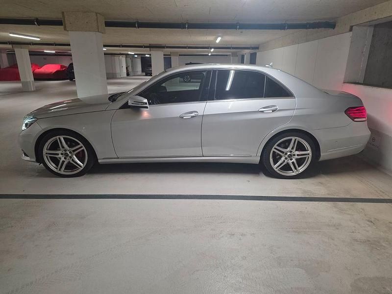 Gebraucht Mercedes E220 Avantgarde 170 PS (125 kW) 2015 Silber Kombi