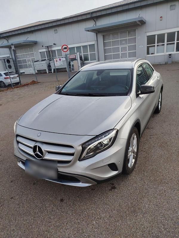 Gebraucht Mercedes GLA220 Style 177 PS (130 kW) 2016 Grau SUV