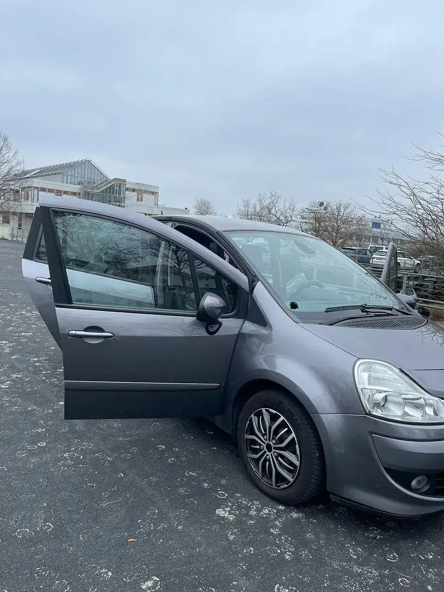 Usado Renault Modus Dynamique 111 CV (81 kW) 2009 Gris Monovolumen