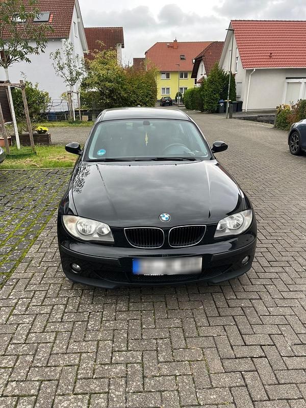 Gebraucht BMW 116 116 PS (85 kW) 2006 Schwarz Kleinwagen