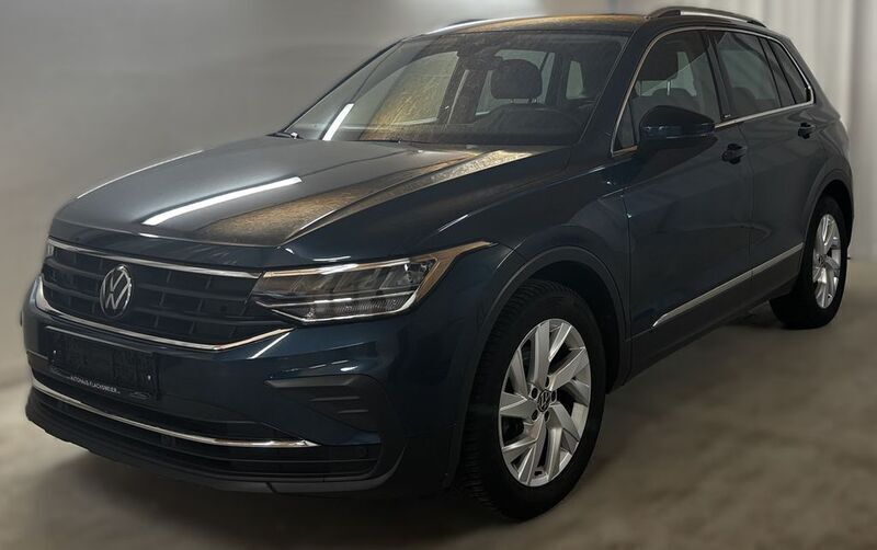 Blau Gebraucht 2023 VW Tiguan Move SUV | 23.990 € (Guter Preis) - Bild 1/4