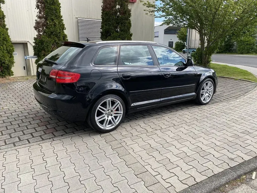 Używany Audi A3 S-Line 125 KM (91 kW) 2010 Czarny Hatchback