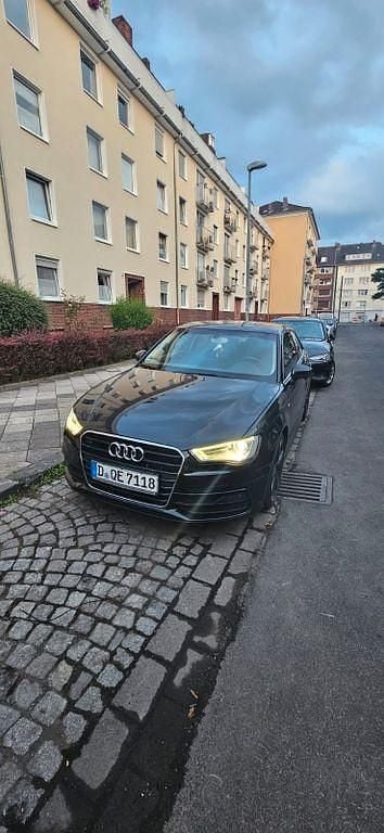 Schwarz Gebraucht 2014 Audi A3 S-Line Limousine | 10.500 € (Guter Preis) - Bild 1/4