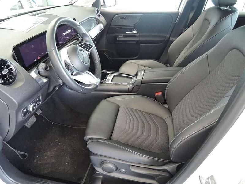 Gebraucht Mercedes GLB220 190 PS (139 kW) 2024 Unilack polarweiß SUV