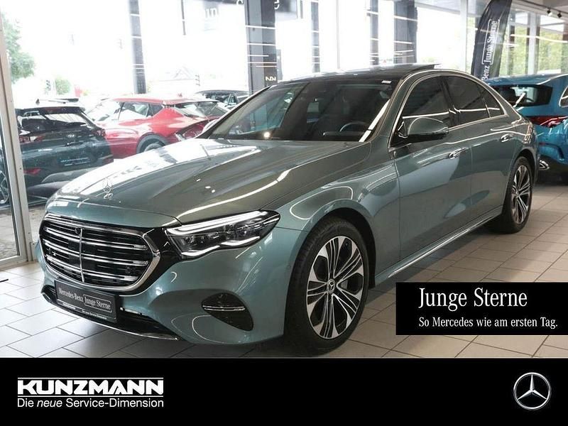 Verdesilber metallic Gebraucht 2024 Mercedes E400 Exclusive Limousine | 65.643 € (Teuer) - Bild 1/4