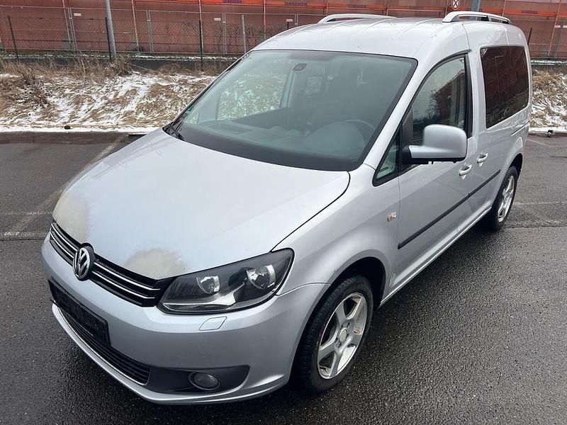 Gebraucht VW Caddy Highline 140 PS (102 kW) 2013 Silber Van / Kleinbus