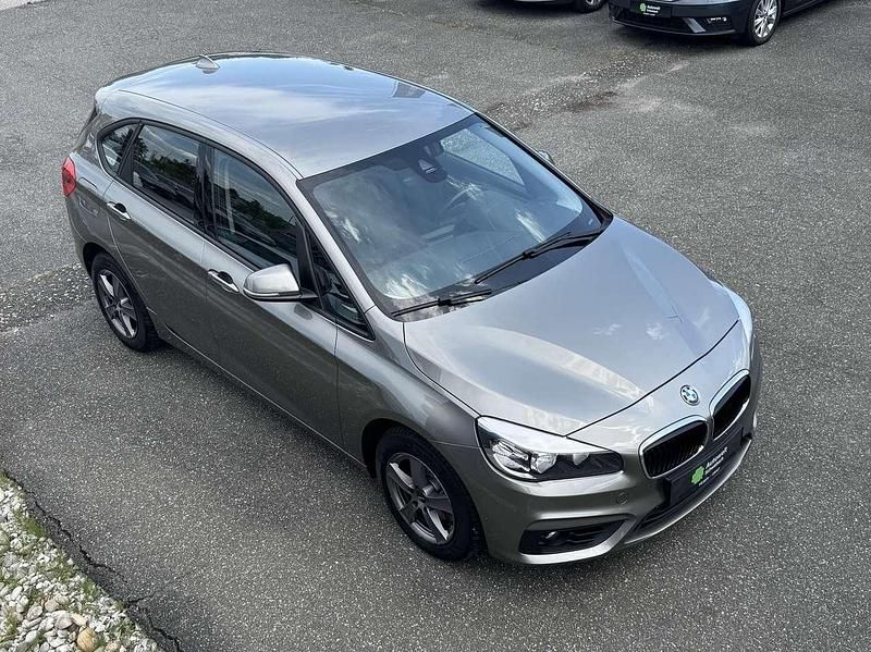Platinsilber Gebraucht 2017 BMW 218 Advantage Van / Kleinbus | 11.900 € (Fairer Preis) - Bild 1/4