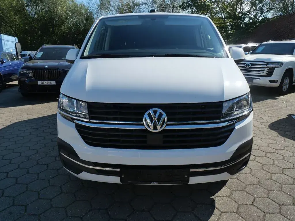 Używany VW Multivan Trendline 150 KM (110 kW) 2021 Biały Minivan