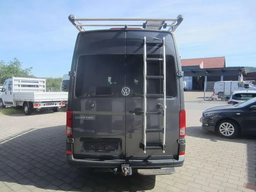 Gebraucht VW Crafter 177 PS (130 kW) 2022 Indiumgrau metallic Van