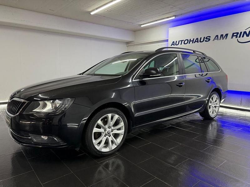Gebraucht Skoda Superb Exclusive 140 PS (102 kW) 2014 Schwarz Kombi