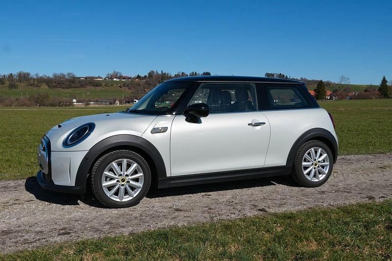 Second-hand Mini Cooper 135 kW (184 CP) 2022 Alb Hatchback