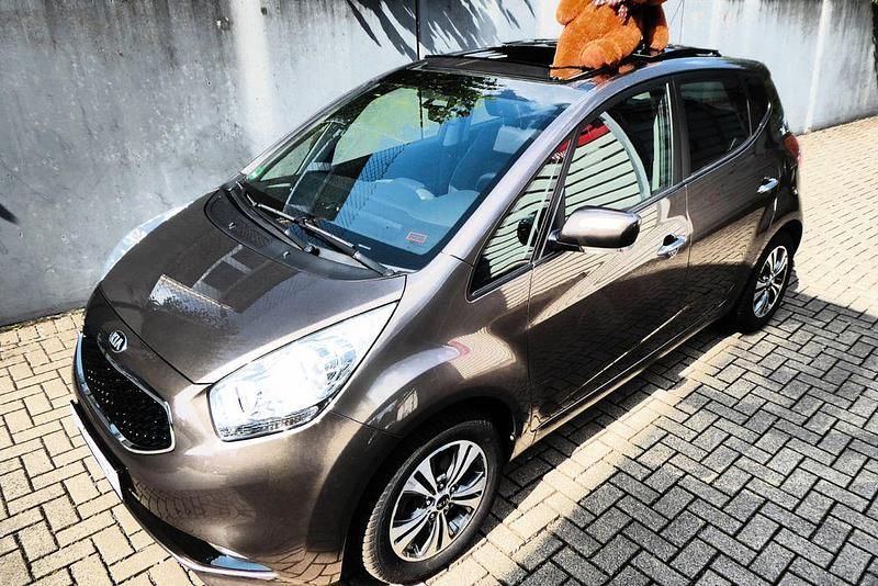 Braun Gebraucht 2015 Kia Venga 2 Kleinwagen | 10.399 € (Fairer Preis) - Bild 1/4