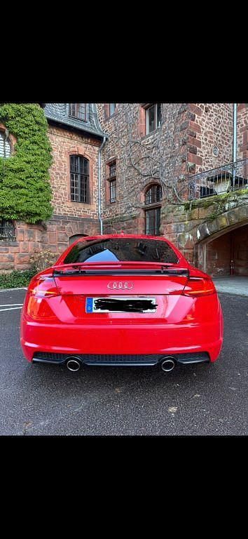 Gebraucht Audi TT Ambiente 230 PS (169 kW) 2016 Rot Coupé