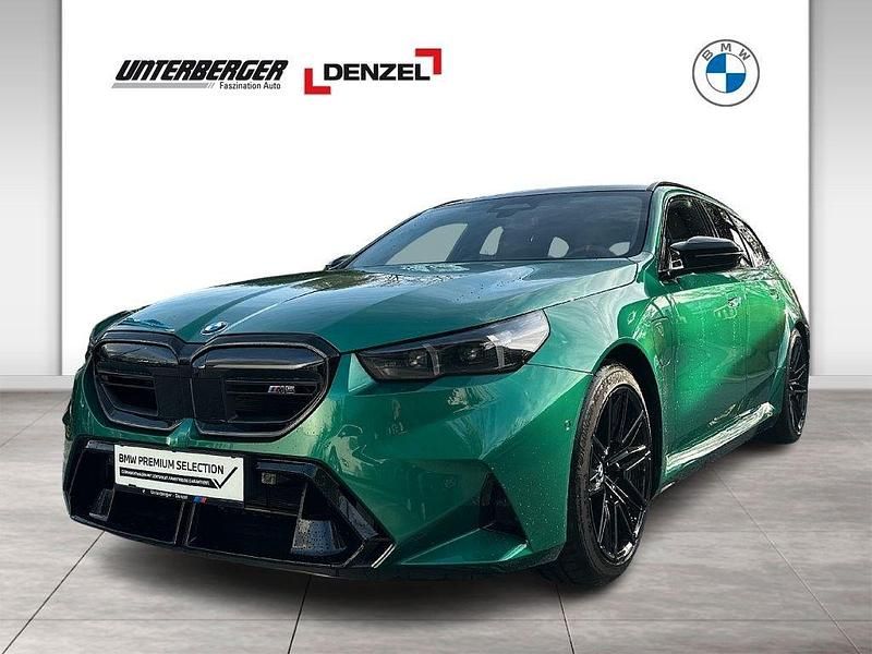 Grün Gebraucht 2025 BMW M5 Performance Kombi | 133.775 € (Superpreis) - Bild 1/4