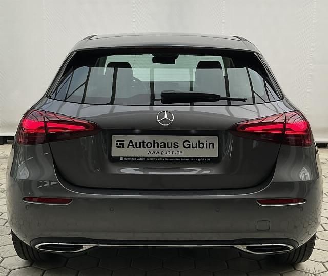 Gebraucht Mercedes A200 163 PS (119 kW) 2024 Grau Limousine