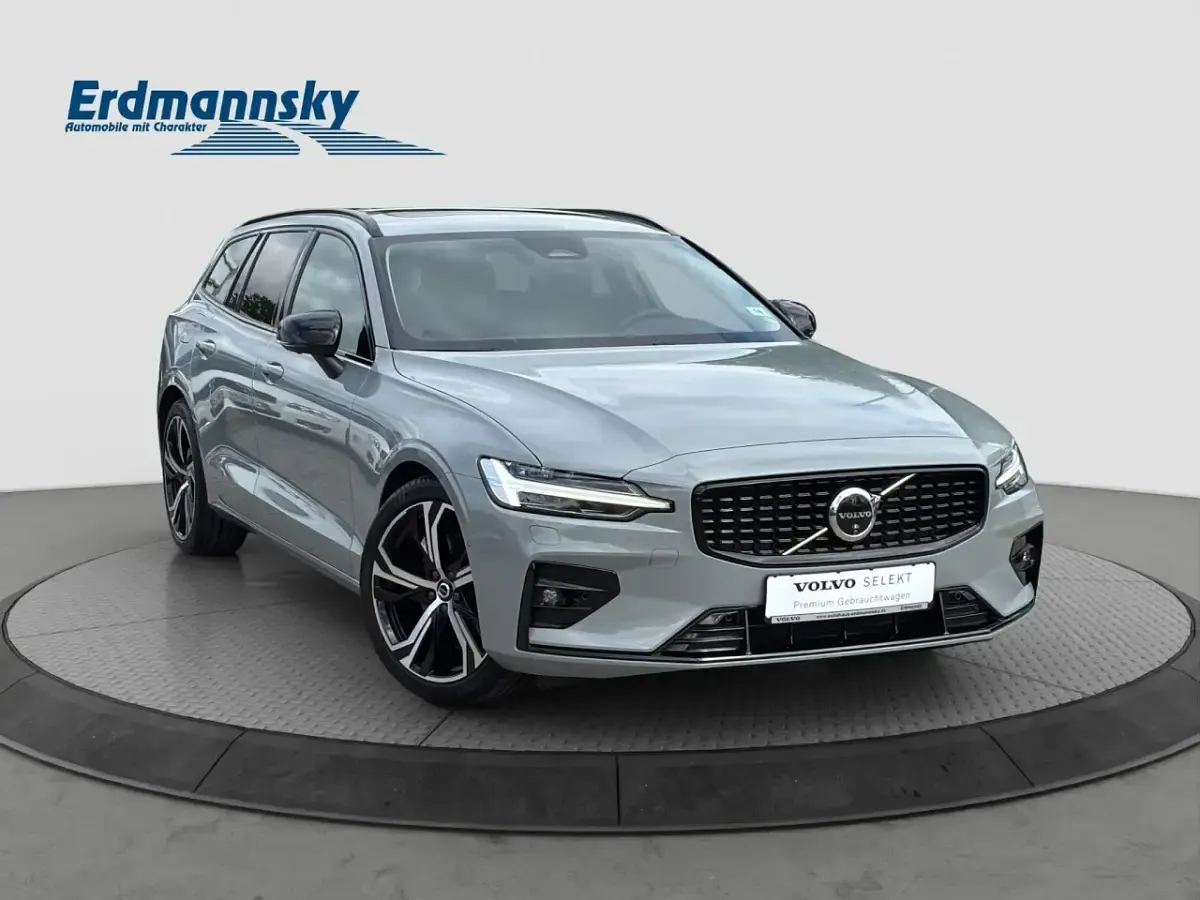 Gebraucht Volvo V60 Business Edition 197 PS (144 kW) 2024 Grau Kombi