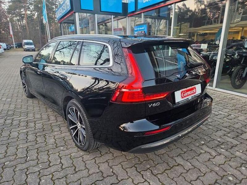 Gebraucht Volvo V60 Core 253 PS (186 kW) 2022 Schwarz Kombi