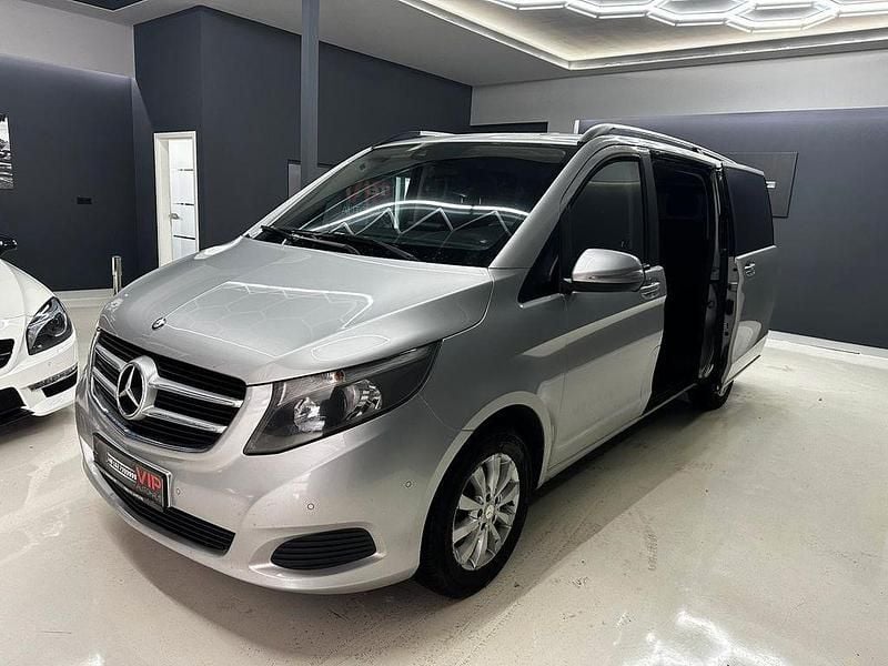 Gebraucht Mercedes V200 163 PS (119 kW) 2015 Silber Van / Kleinbus