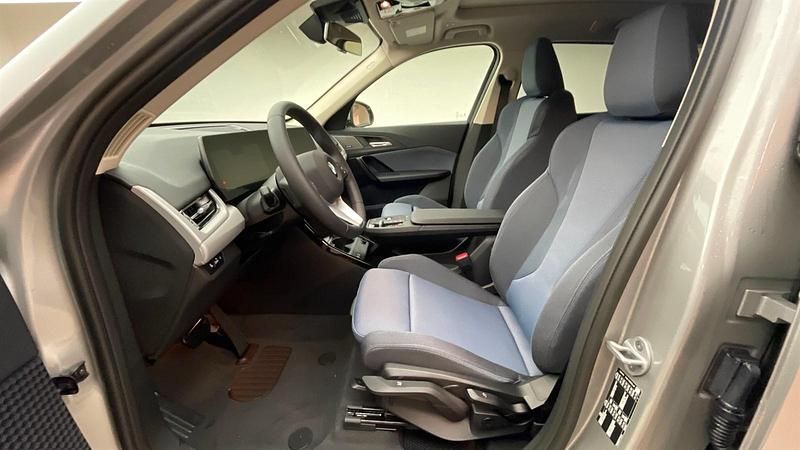 Ny BMW X1 Efficient Dynamics 170 HK (125 kW) 2025 Sølv SUV