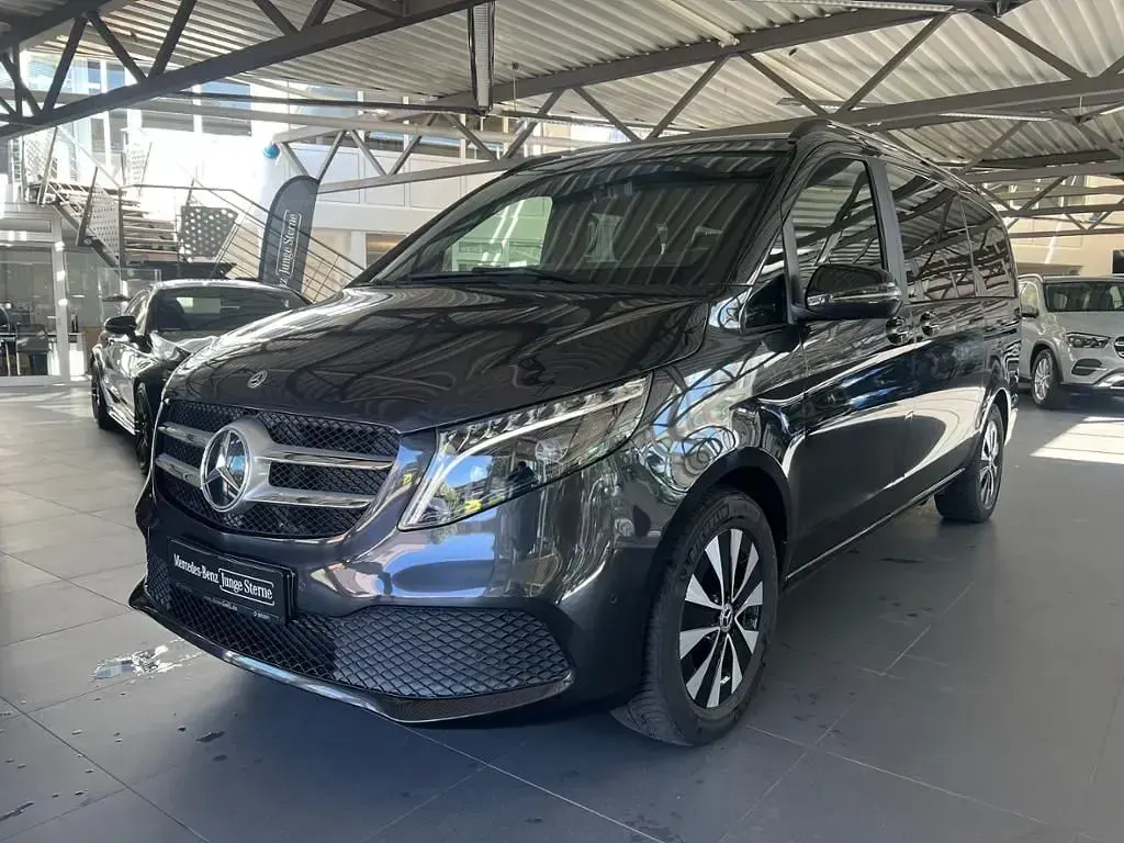 Gebraucht Mercedes V300 237 PS (174 kW) 2023 Graphitgrau metallic Van / Kleinbus