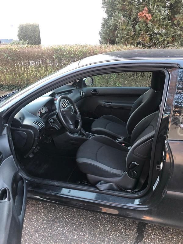 Schwarz Gebraucht 2007 Peugeot 206 Kleinwagen | 1.100 € (Fairer Preis) - Bild 1/3