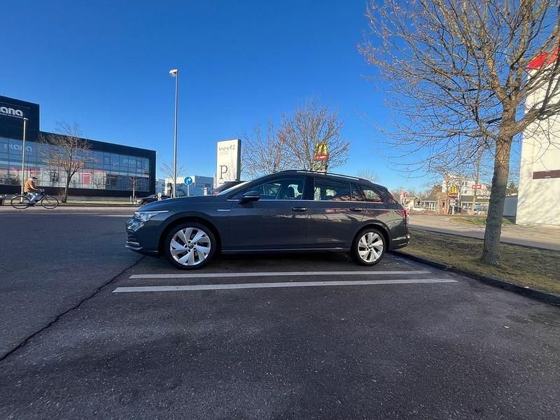 Gebraucht VW Golf VII Style 150 PS (110 kW) 2021 Grau Kombi