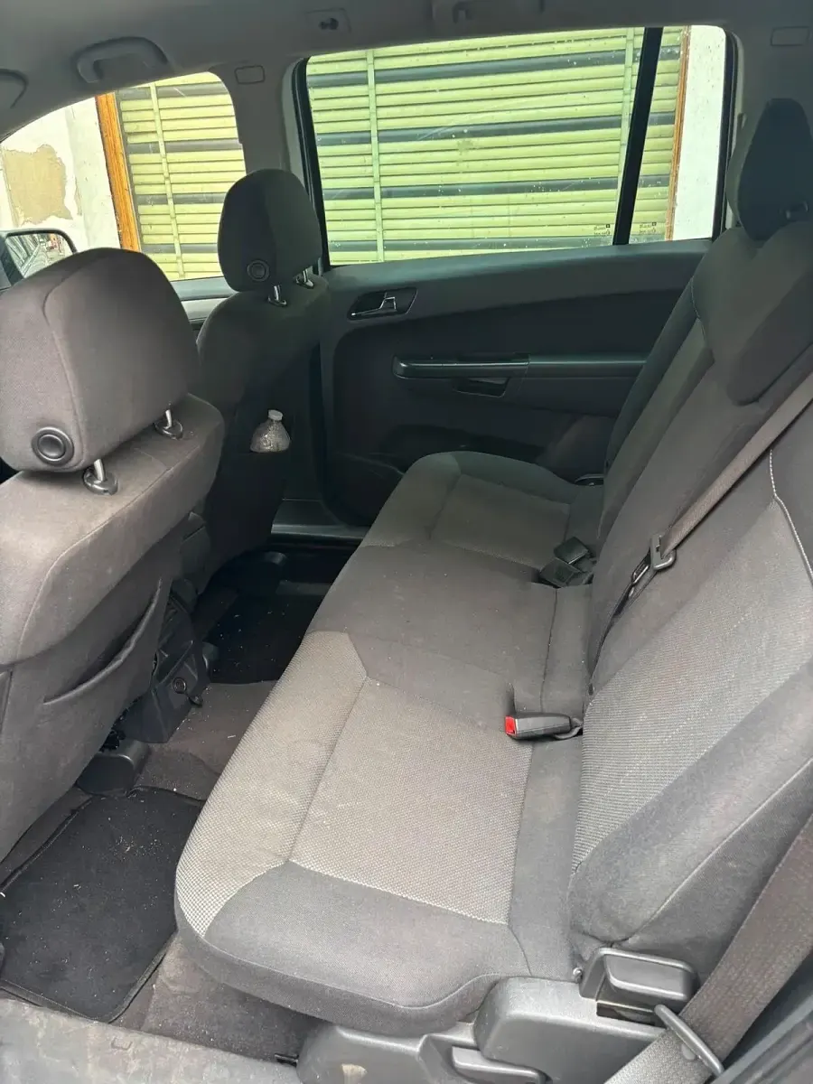Gebraucht Opel Zafira 125 PS (91 kW) 2012 Silber Van / Kleinbus