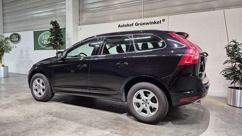 Gebraucht Volvo XC60 150 PS (110 kW) 2016 Onyx black / metallic SUV