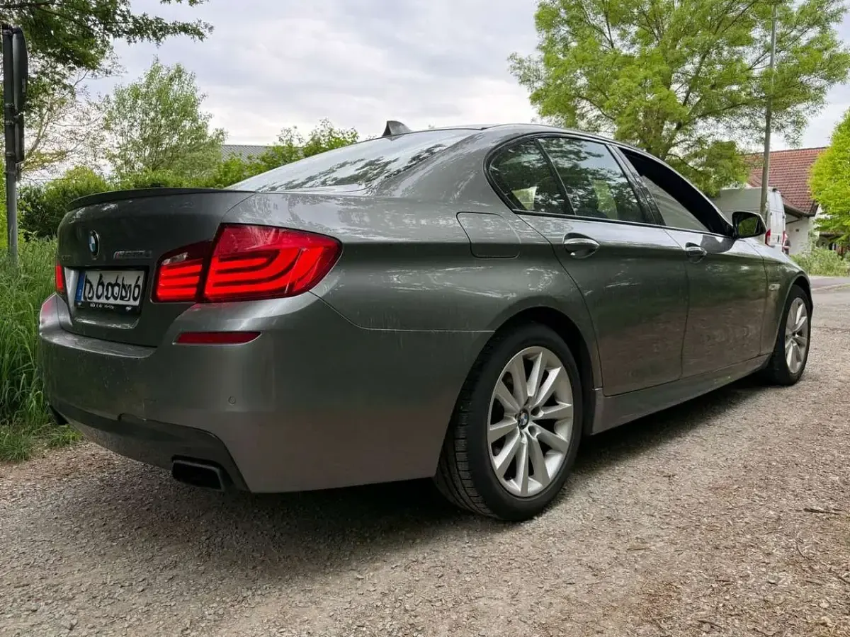 Gebraucht BMW 550 M Sport 381 PS (280 kW) 2012 Spacegrau Limousine