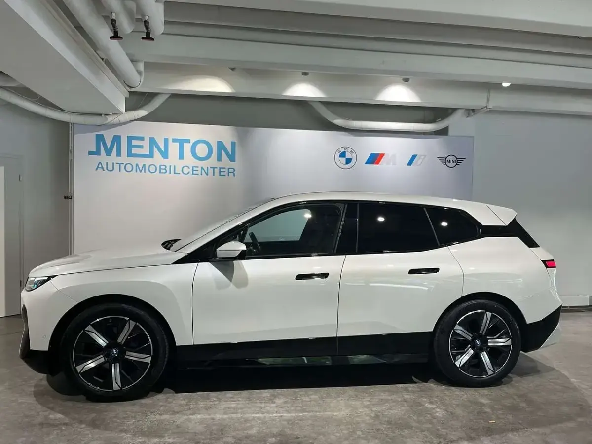 Gebraucht BMW iX Sport Line 239 kW (326 PS) 2022 Weiß SUV