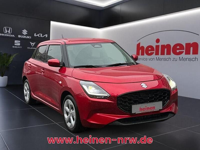 Gebraucht Suzuki Swift Comfort 83 PS (61 kW) 2025 Rot Kleinwagen