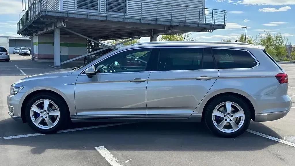 Second-hand VW Passat Highline 218 CP (160 kW) 2017 Argintiu Berlinǎ