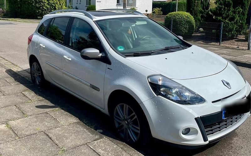 Weiß Gebraucht 2012 Renault Clio GrandTour Night&Day Kombi | 8.000 € (Teuer) - Bild 1/4