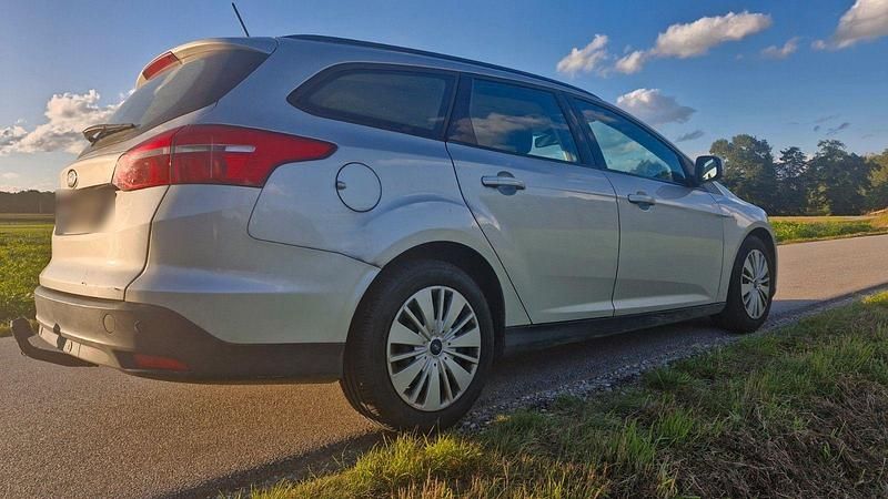 Gebraucht Ford Focus Cool & Connect 120 PS (88 kW) 2017 Grau Kombi