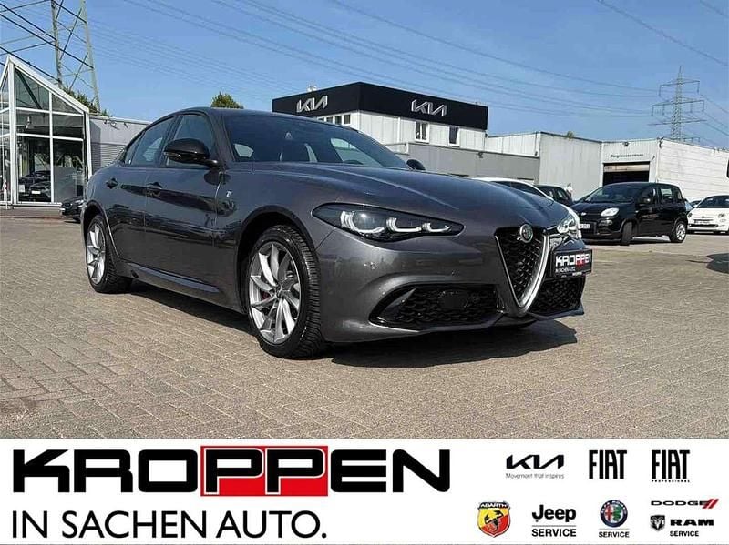 Grau Gebraucht 2023 Alfa Romeo Giulia Ti Limousine | 38.490 € (Guter Preis) - Bild 1/4