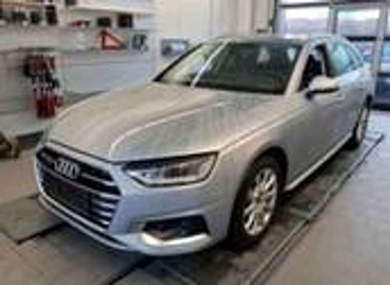 Gebraucht Audi A4 Advanced Plus 204 PS (150 kW) 2022 Florettsilber metallic Kombi