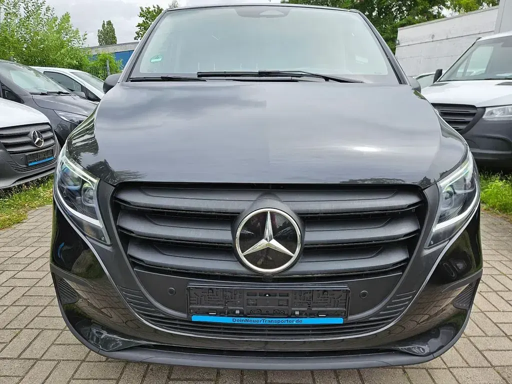 Gebraucht Mercedes Vito 163 PS (119 kW) 2025 Grau Van