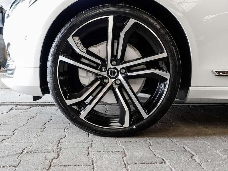Gebraucht Volvo V90 Plus 197 PS (144 kW) 2024 Crystal white pearl Kombi